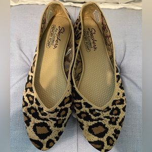 Skechers flats